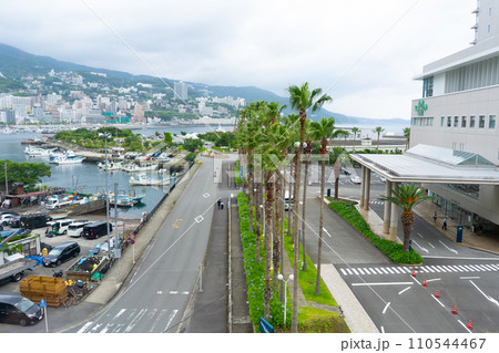 静岡県　熱海ロープウェイから見た街の風景 110544467
