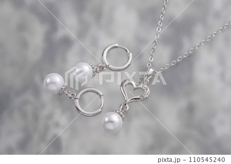 パールのネックレスとピアス パールのネックレスとピアス 110545240