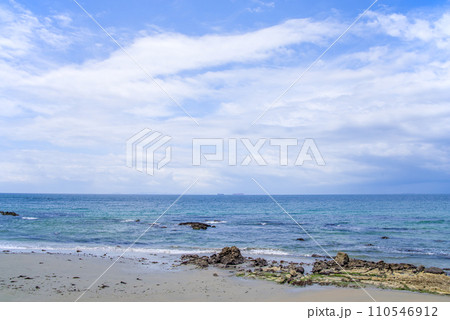 《海岸風景・美しい海と空》知多半島・つぶてヶ浦 《海岸風景・美しい海と空》知多半島・つぶてヶ浦 110546912