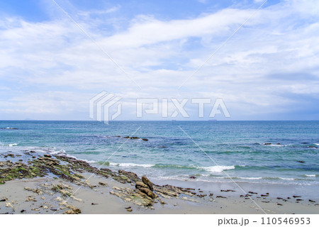《海岸風景・美しい海と空》知多半島・つぶてヶ浦 《海岸風景・美しい海と空》知多半島・つぶてヶ浦 110546953