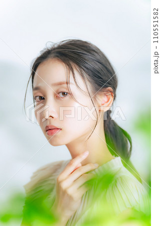 ナチュラルメイクの女性の美容イメージ 110551582