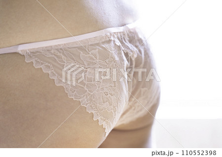 女性のショーツ【パーツカット】 110552398