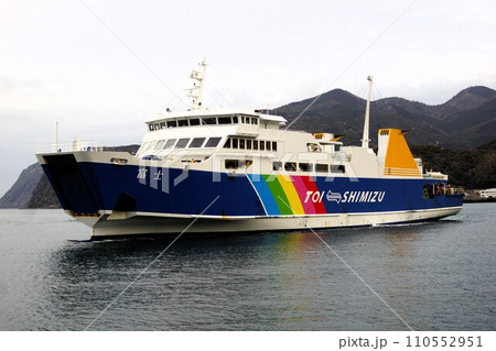 駿河湾フェリーからの風景 駿河湾フェリー富士号 駿河湾フェリーからの風景 駿河湾フェリー富士号 110552951