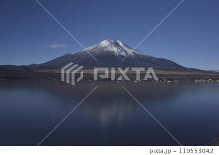 山中湖から望む富士山　長秒露光3 110553042