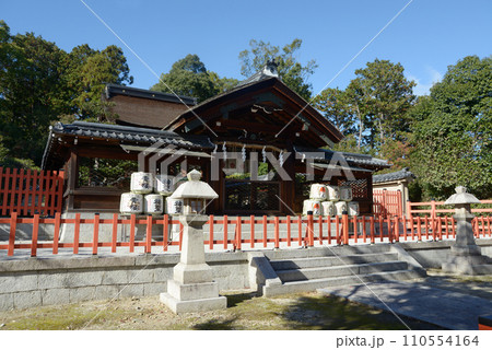 秋の建勲神社　本殿　京都市北区紫野 110554164