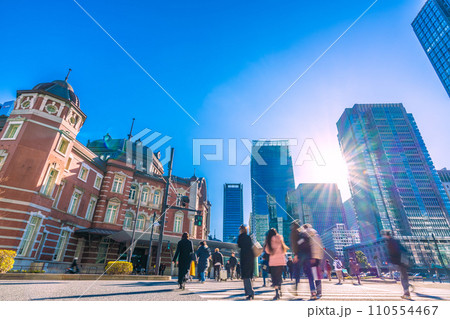 日本の東京都市景観 東京駅丸の内北口から東京駅赤レンガ駅舎などを望む…希望の光…=令和6年1月14日 日本の東京都市景観 東京駅丸の内北口から東京駅赤レンガ駅舎などを望む…希望の光…=令和6年1月14日 110554467