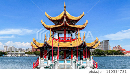 台湾の五里亭と青い空 台湾の五里亭と青い空 110554781