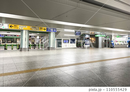 【神奈川県横浜市】横浜駅  構内 中央通路 中央北改札口 110555429