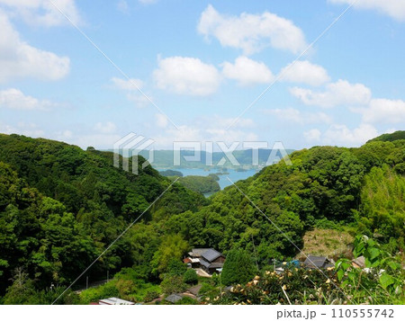 佐賀県唐津市肥前町大浦の風景 110555742