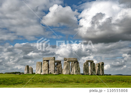 Mystic Stone Formation Of Stonehenge Near Salisbury In The United Kingdom 110555808