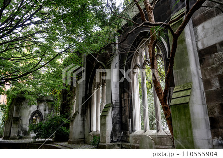 St. Dunstan In The Eeast, Abandoned And Decayed Church Ruin With Peaceful Garden In The Churchyard In London, United Kingdom St. Dunstan In The Eeast, Abandoned And Decayed Church Ruin With Peaceful Garden In The Churchyard In London, United Kingdom 110555904