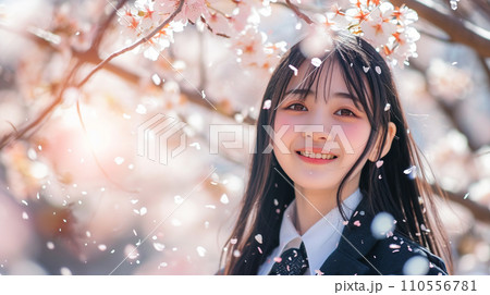 桜吹雪と女子学生 AI生成 110556781