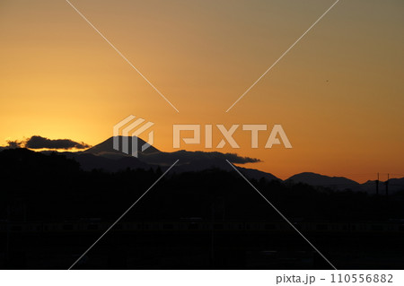 夕焼けの富士山 夕焼けの富士山 110556882
