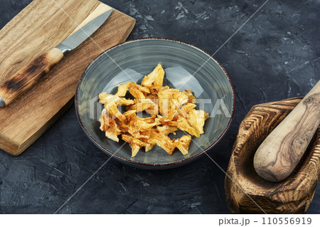 Dehydrated pineapple pieces Dehydrated pineapple pieces 110556919