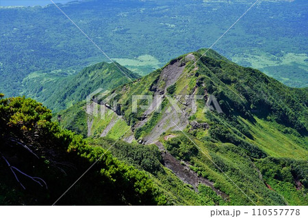 利尻山9合目からの三眺山 利尻山9合目からの三眺山 110557778
