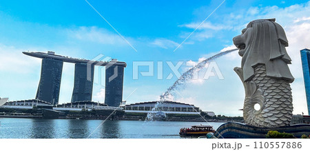 マーライオンとマリーナベイサンズの風景 マーライオンとマリーナベイサンズの風景 110557886