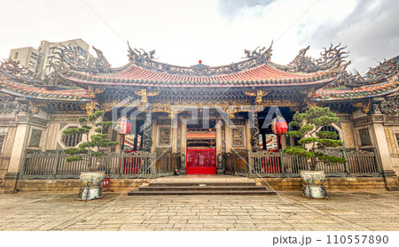 台湾の龍山寺 台湾の龍山寺 110557890
