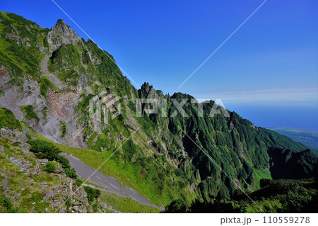 利尻山沓形コース三眺山からの仙法志第二稜 110559278