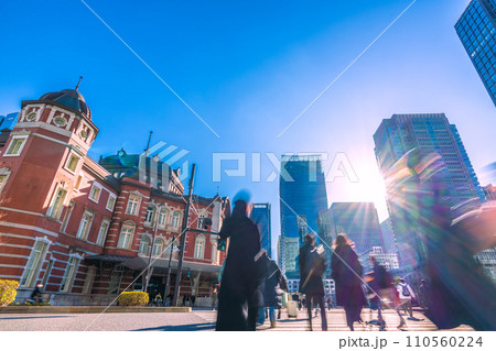 日本の東京都市景観 東京駅丸の内北口から東京駅赤レンガ駅舎などを望む…希望の光…=令和6年1月14日 日本の東京都市景観 東京駅丸の内北口から東京駅赤レンガ駅舎などを望む…希望の光…=令和6年1月14日 110560224