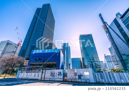 日本の東京都市景観　大手町の常盤橋タワーなどを望む（画面左側方向に常盤橋）＝令和6年1月14日 110562235
