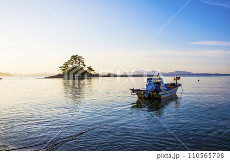 boats on the lake 110565798