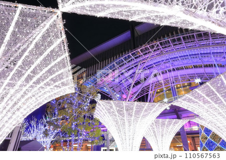 【福岡県】JR博多駅のイルミネーション（光の街・博多） 110567563