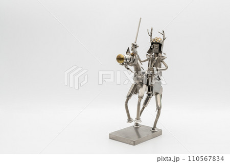 馬に乗った鎧姿の武将のフィギア・メタルフィギア 馬に乗った鎧姿の武将のフィギア・メタルフィギア 110567834