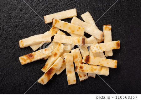 焼きたらチーズ（北海道産チェダーチーズ） 110568357