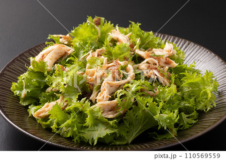 わさび菜と鶏ささみのおかか和え 110569559