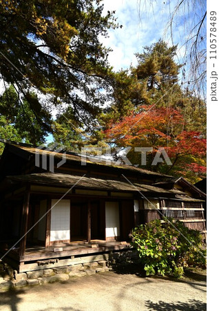 秋の角館武家屋敷 110578489