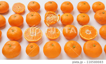 みかん(輪切り・丸ごと・皮を剥いた) 110580083