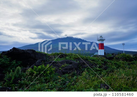 沓形岬公園キャンプ場と沓形岬灯台と利尻山 110581460