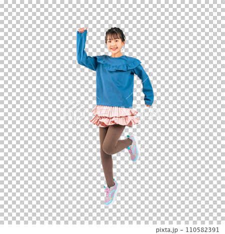 Jumping girl - Hand-cut precision background transparent photo PNG 110582391