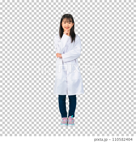 A girl wearing a thinking white coat - Hand-cut transparent background photo PNG A girl wearing a thinking white coat - Hand-cut transparent background photo PNG 110582404