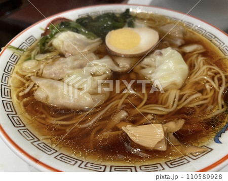 ワンタン麺 110589928