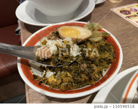 ルーロー飯（魯肉飯）台湾の国民食 甘辛豚そぼろご飯 110590518