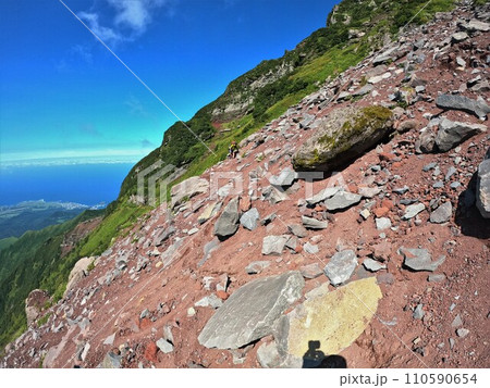 利尻山沓形ルートの親不知子不知 110590654