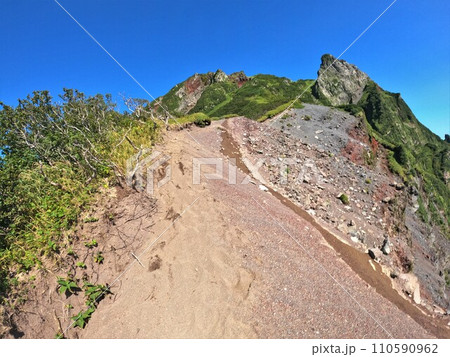 利尻山沓形ルートの崩落地登山道 110590962