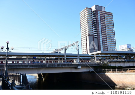 尼崎駅(阪神なんば線)の北出口側の庄下川 尼崎駅(阪神なんば線)の北出口側の庄下川 110591119