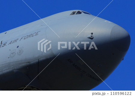 横田基地に着陸するC-5Mギャラクシー 横田基地に着陸するC-5Mギャラクシー 110596122