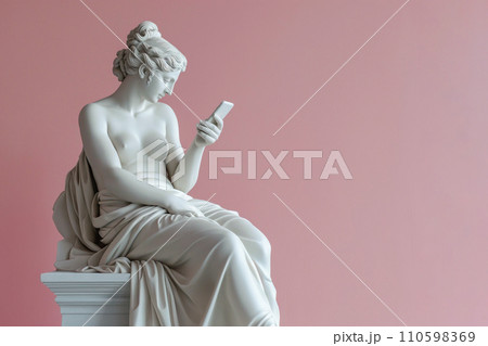 Ancient Greek goddess sculpture holding a smartphone. Female marble statue scrolling social media. Doomscrolling, mental health, digital wellness, time loss concept. Bad habits, reading news. 110598369