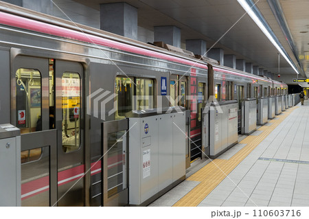 大阪メトロ 千日前線 ホームドアイメージ 大阪メトロ 千日前線 ホームドアイメージ 110603716