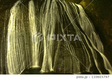 茨城県　袋田の滝　ライトアップ 110603797