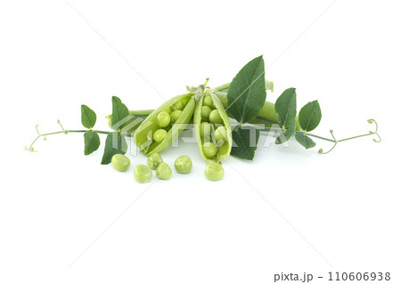 Group of green pea pods and peas isolated on white 110606938