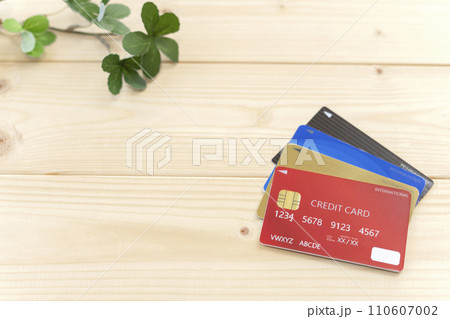 複数のクレジットカード 複数のクレジットカード 110607002