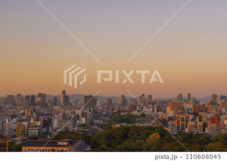 あべのルシアス スカイギャラリーから見た大阪の都市風景 あべのルシアス スカイギャラリーから見た大阪の都市風景 110608045