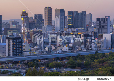 あべのルシアス スカイギャラリーから見た大阪の都市風景　 110608057