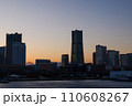 横浜　夜景　夕景　マジックアワー　富士山 110608267