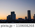 横浜　夜景　夕景　マジックアワー　富士山 110608268