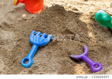 プラスチック製の砂遊び道具 プラスチック製の砂遊び道具 110608847